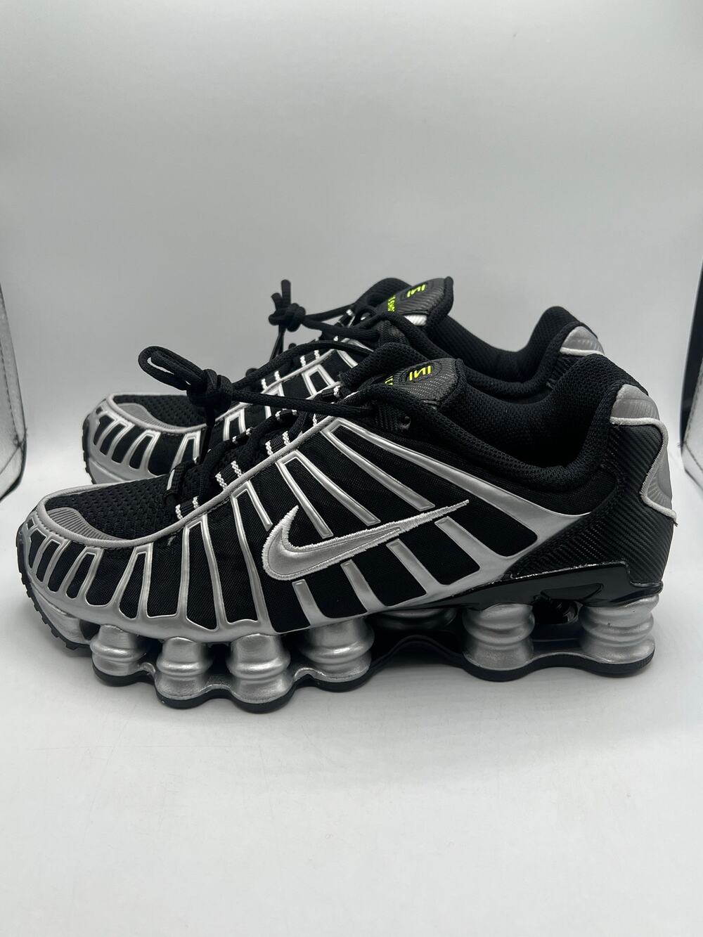 Nike Shox TL GS ‘Black Volt Ice’ size 5y/6.5 womens